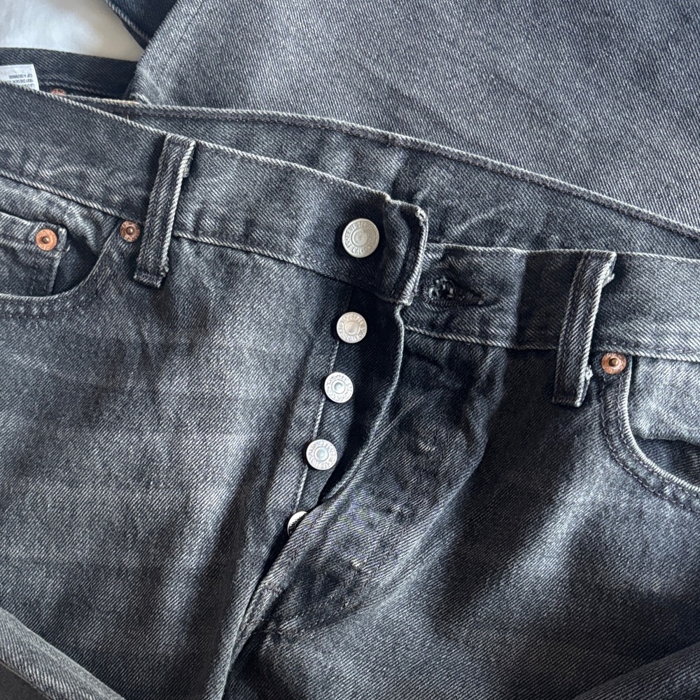 Levi’s 501 dark wash - Picture 4 of 4